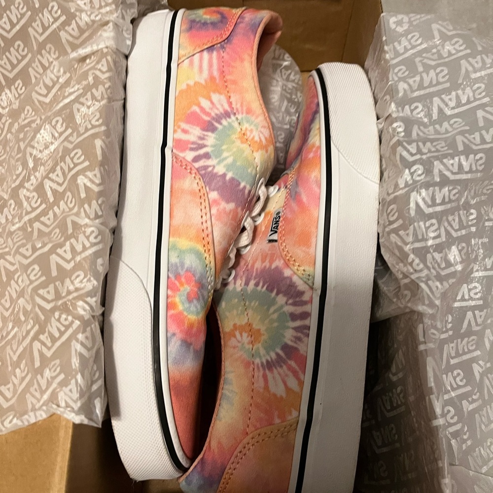 Vans - Picture 5 of 5